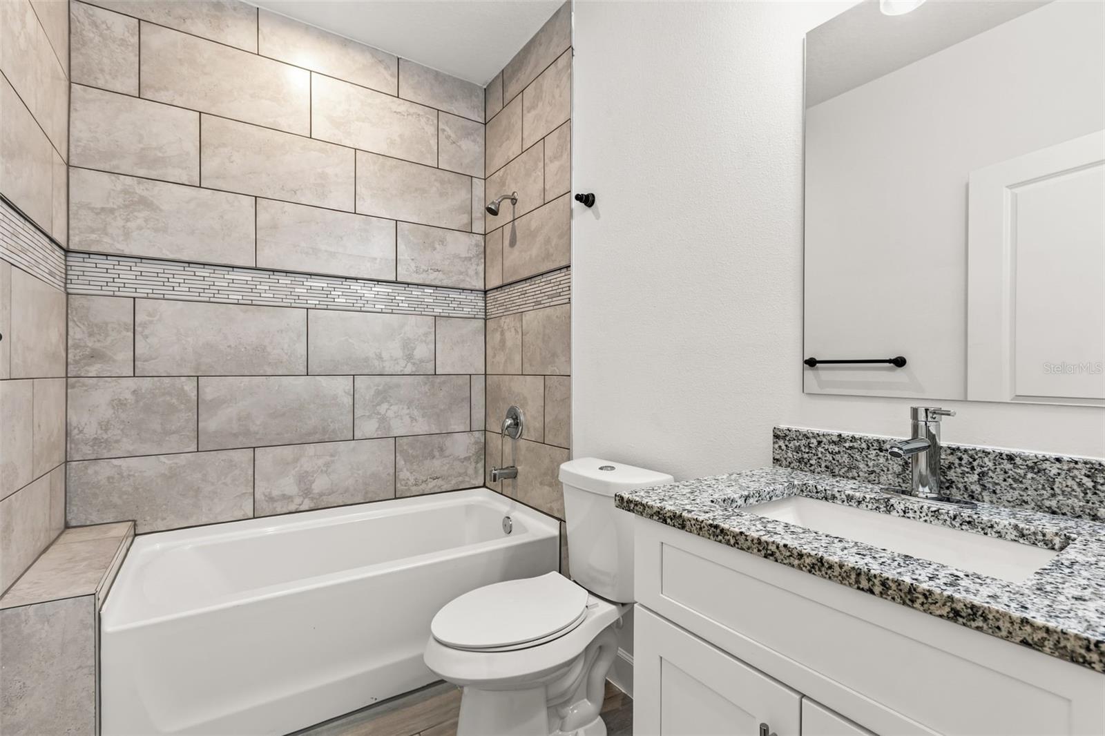 458 Lake Shore Pkwy Property Photo 31
