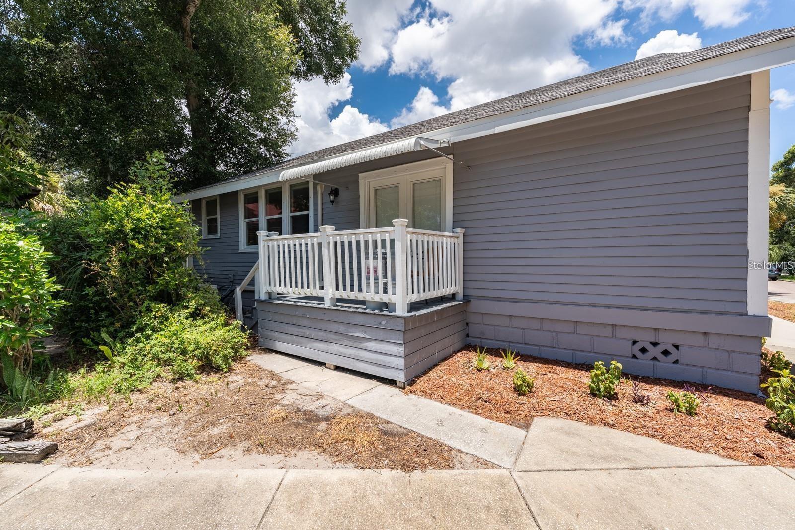 1145 Highland St S Property Photo 32