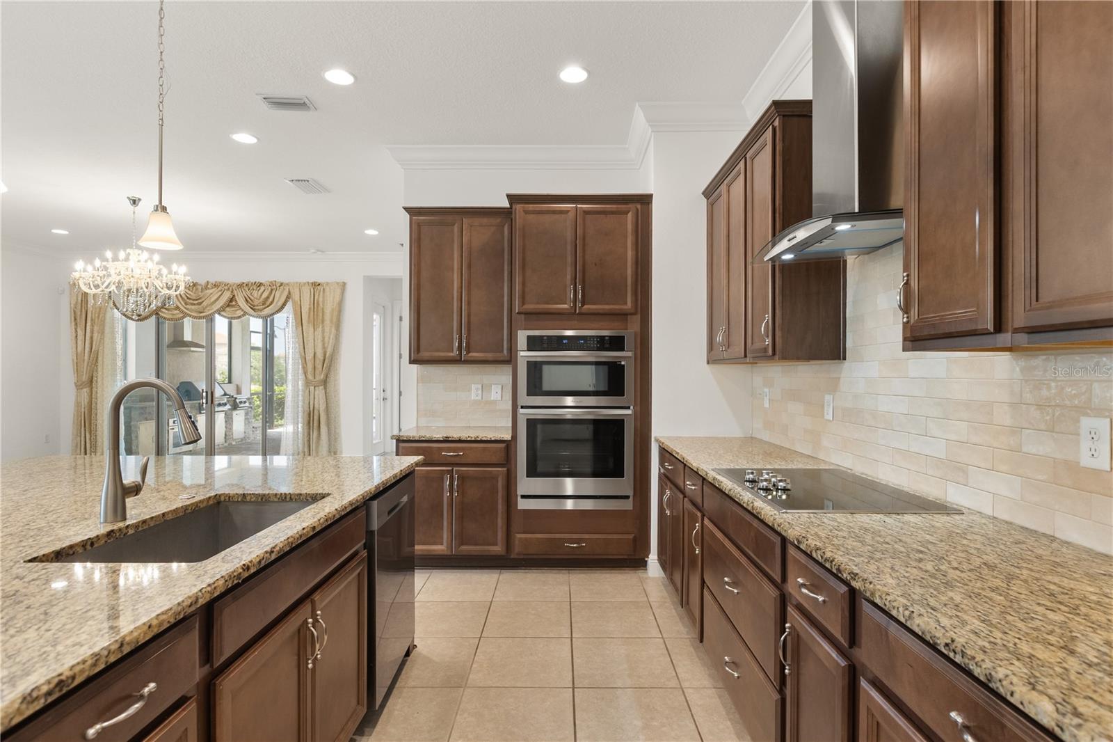 8148 Cleobury Dr Property Photo 4