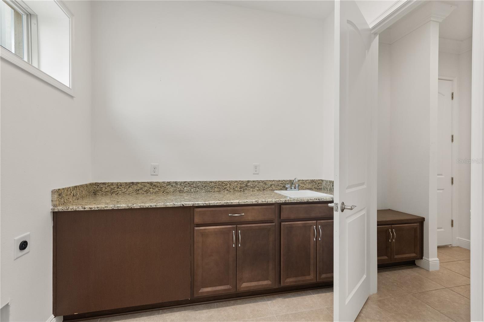 8148 Cleobury Dr Property Photo 20