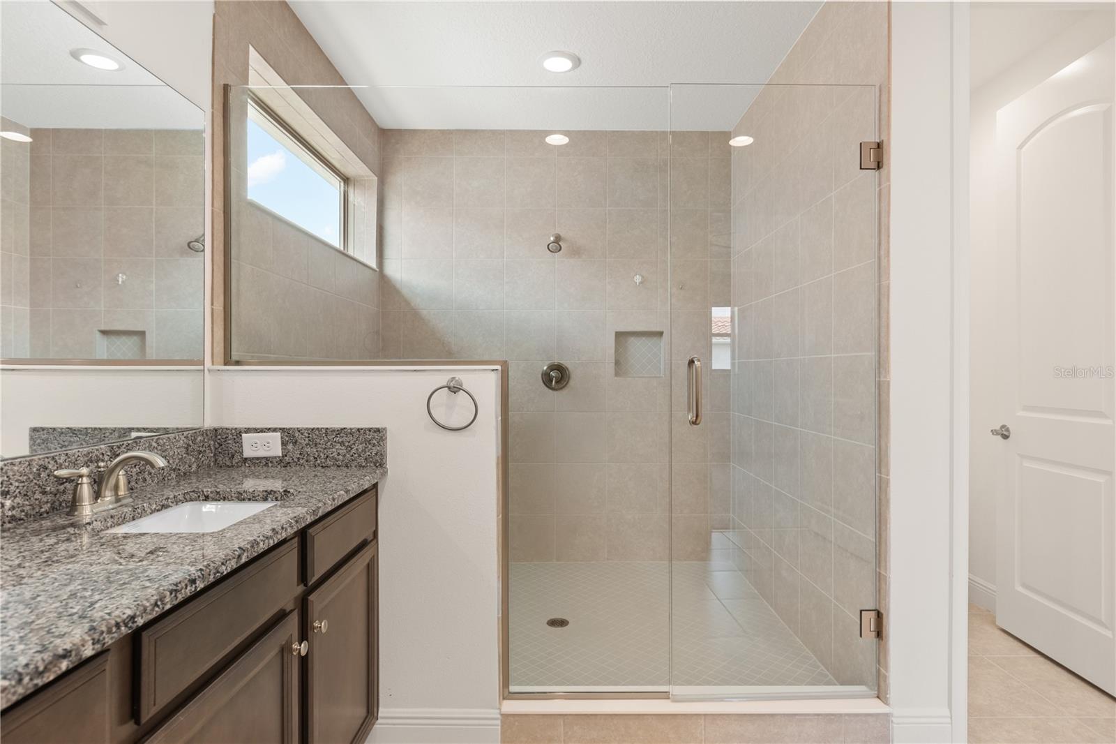 8148 Cleobury Dr Property Photo 28