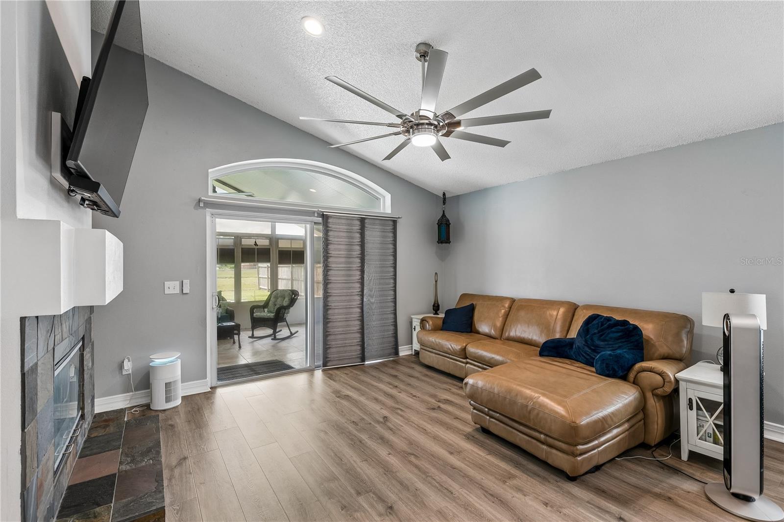 2450 Island Club Way Property Photo 11