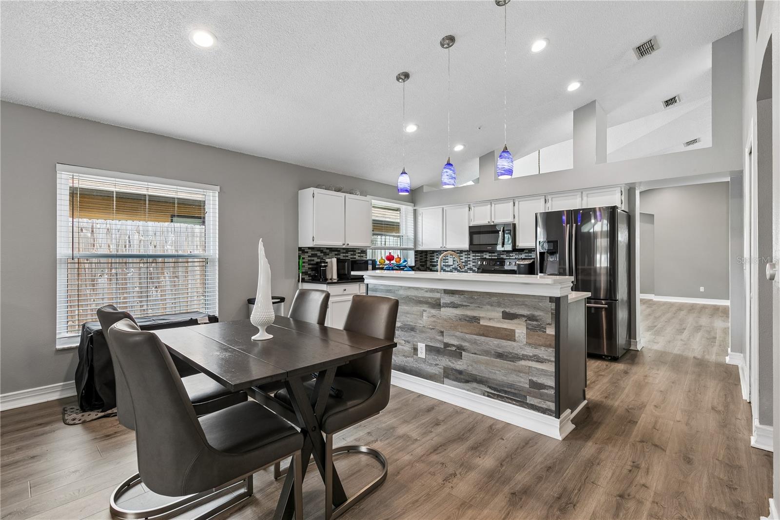 2450 Island Club Way Property Photo 12