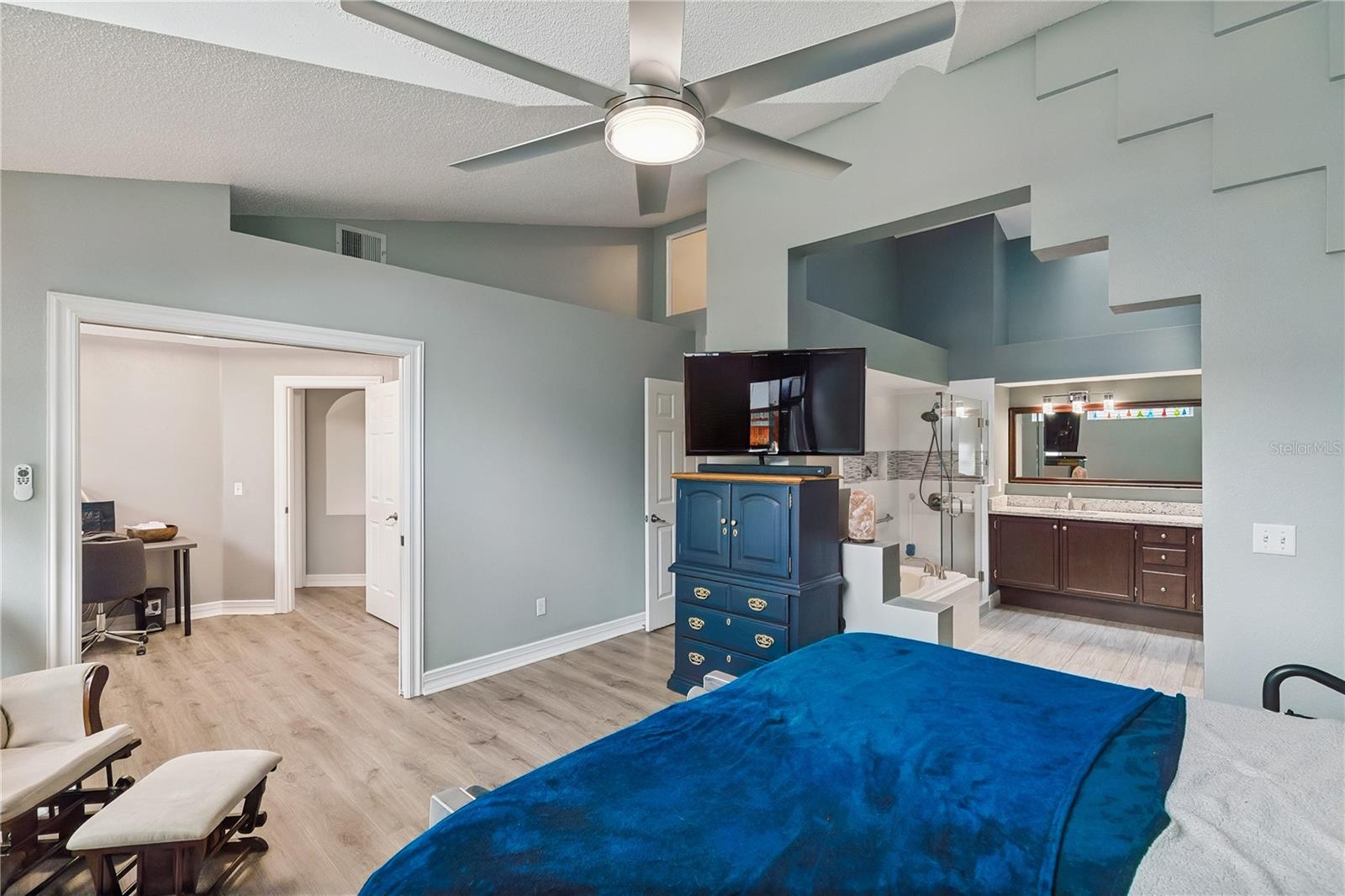 2450 Island Club Way Property Photo 18