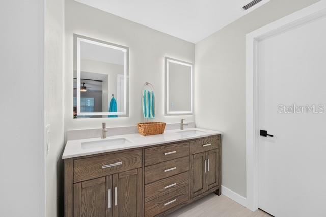 1321 Carlton St Property Photo 32