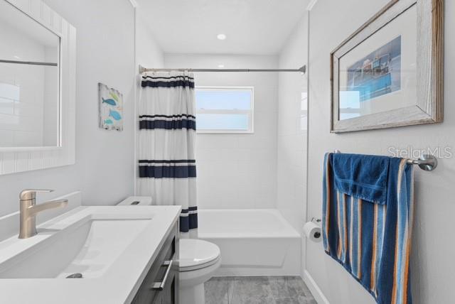 1321 Carlton St Property Photo 37