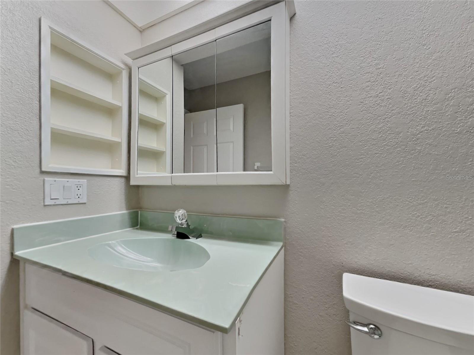 O6439595 Property Photo 13