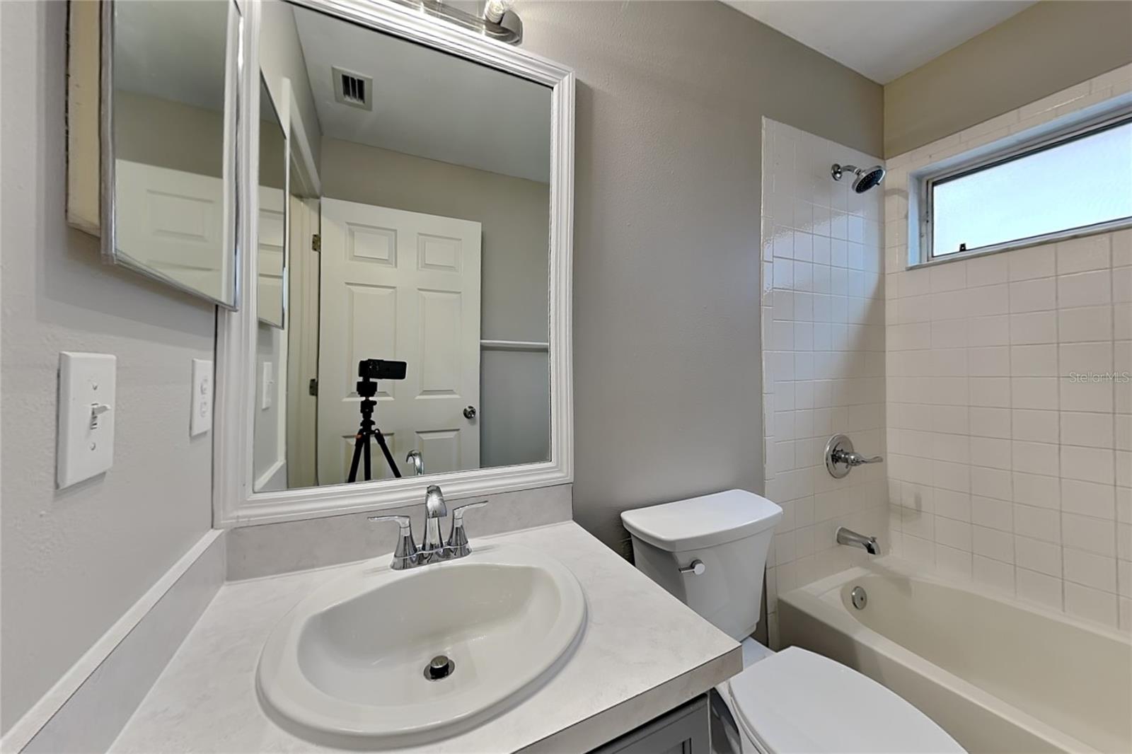 O6439598 Property Photo 13