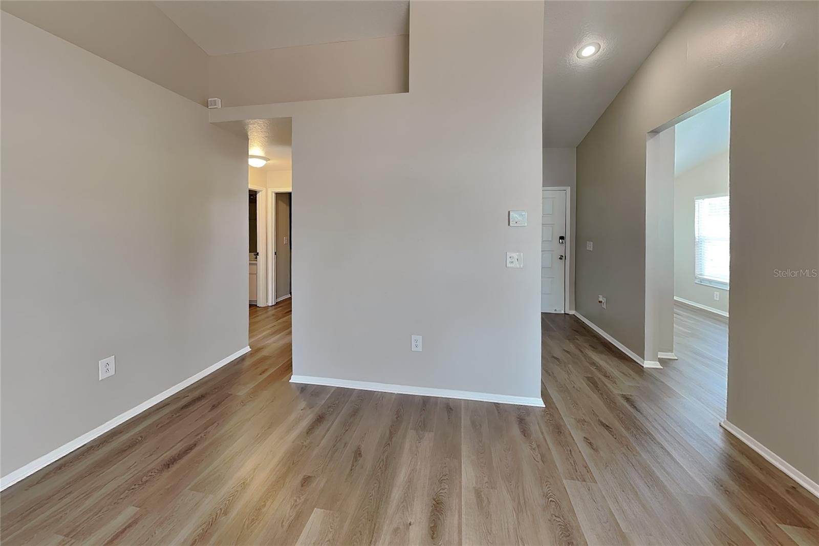 O6439607 Property Photo 2