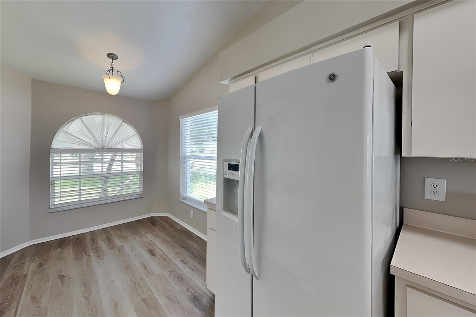 O6439607 Property Photo 6