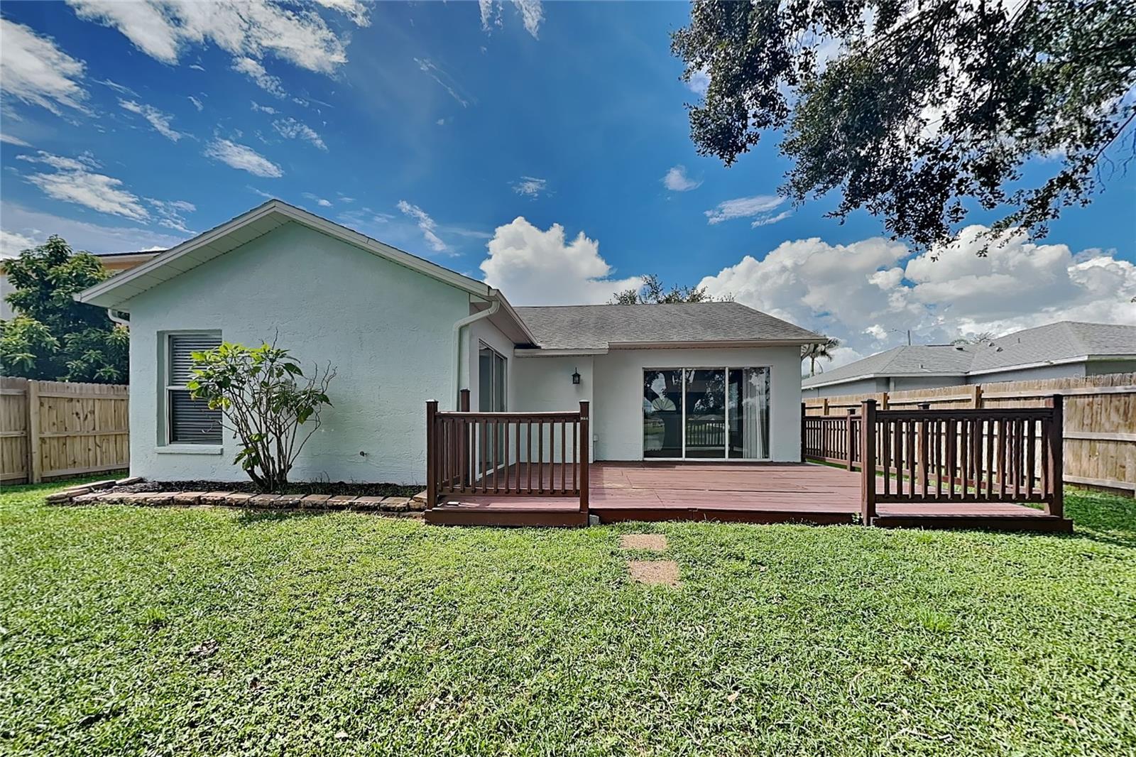 O6439607 Property Photo 15