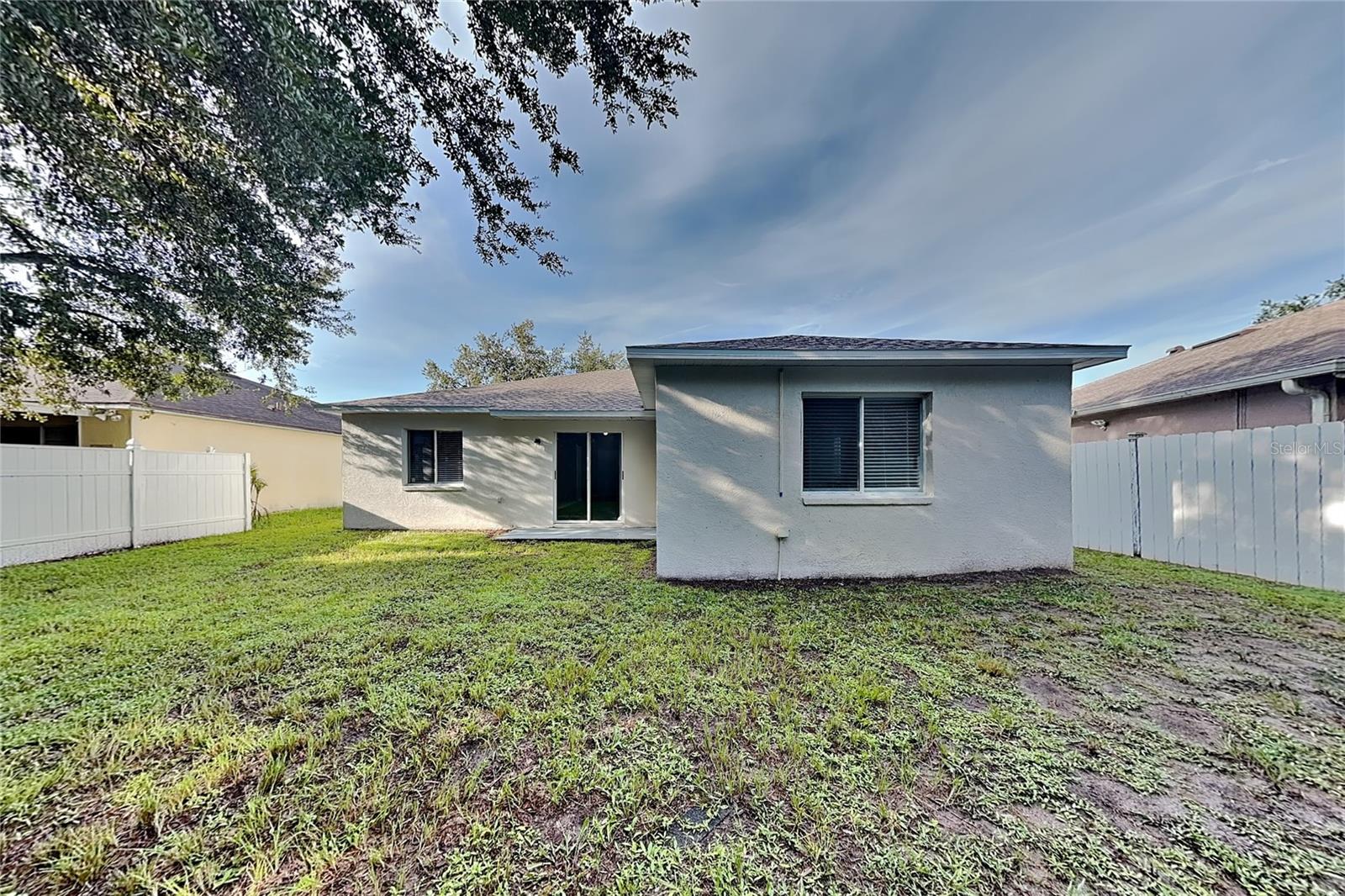 O6439613 Property Photo 15
