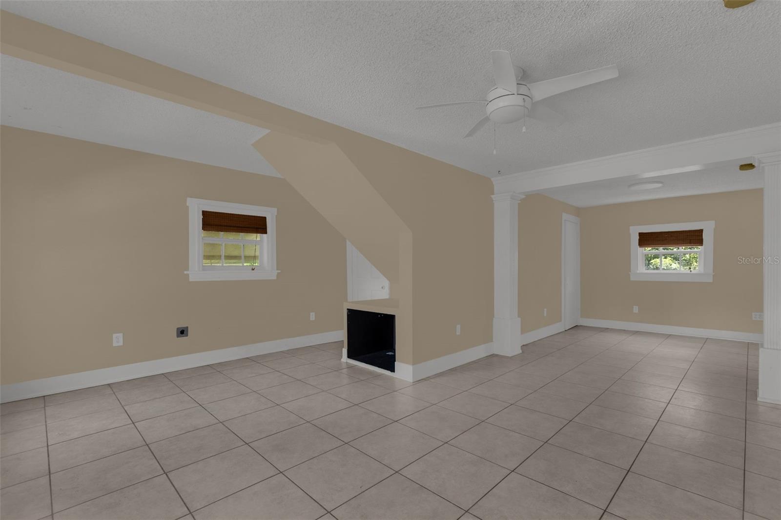 1232 E Livingston St Property Photo 10