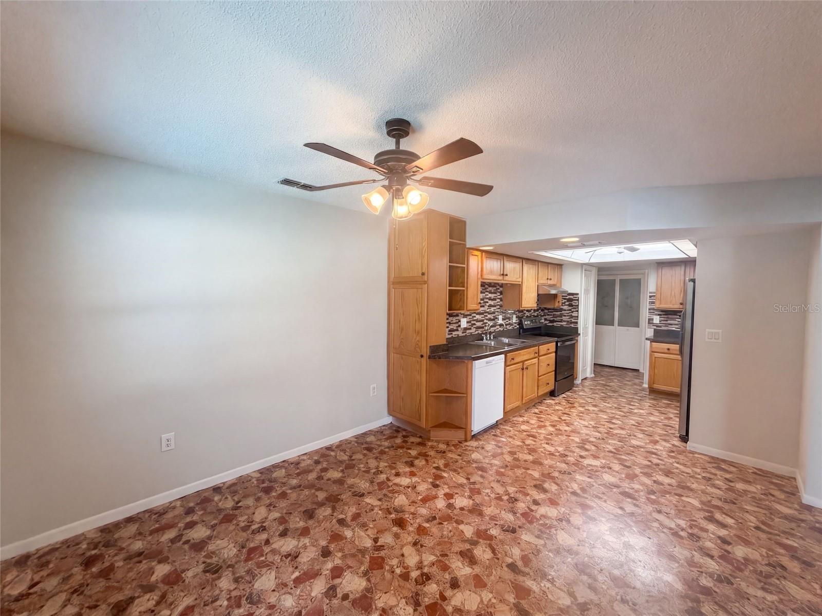 11187 Blythville Rd Property Photo 5