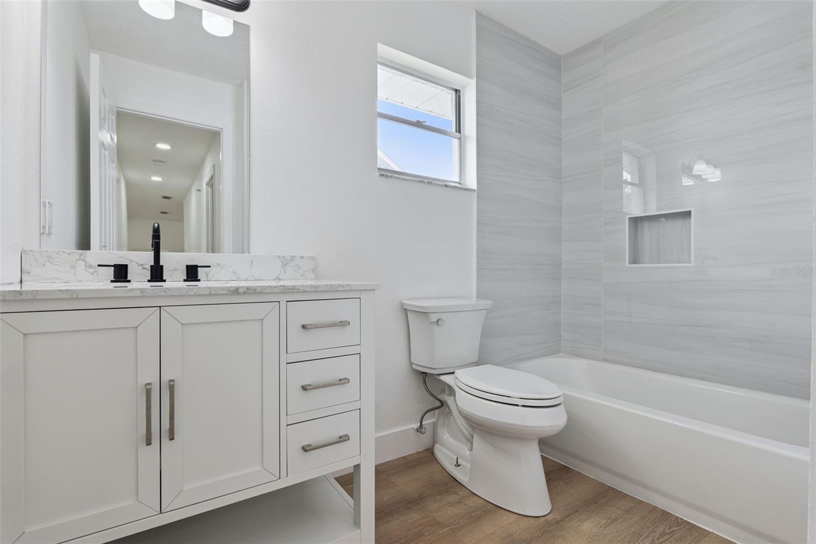 1102 Magdalena Ave Property Photo 15
