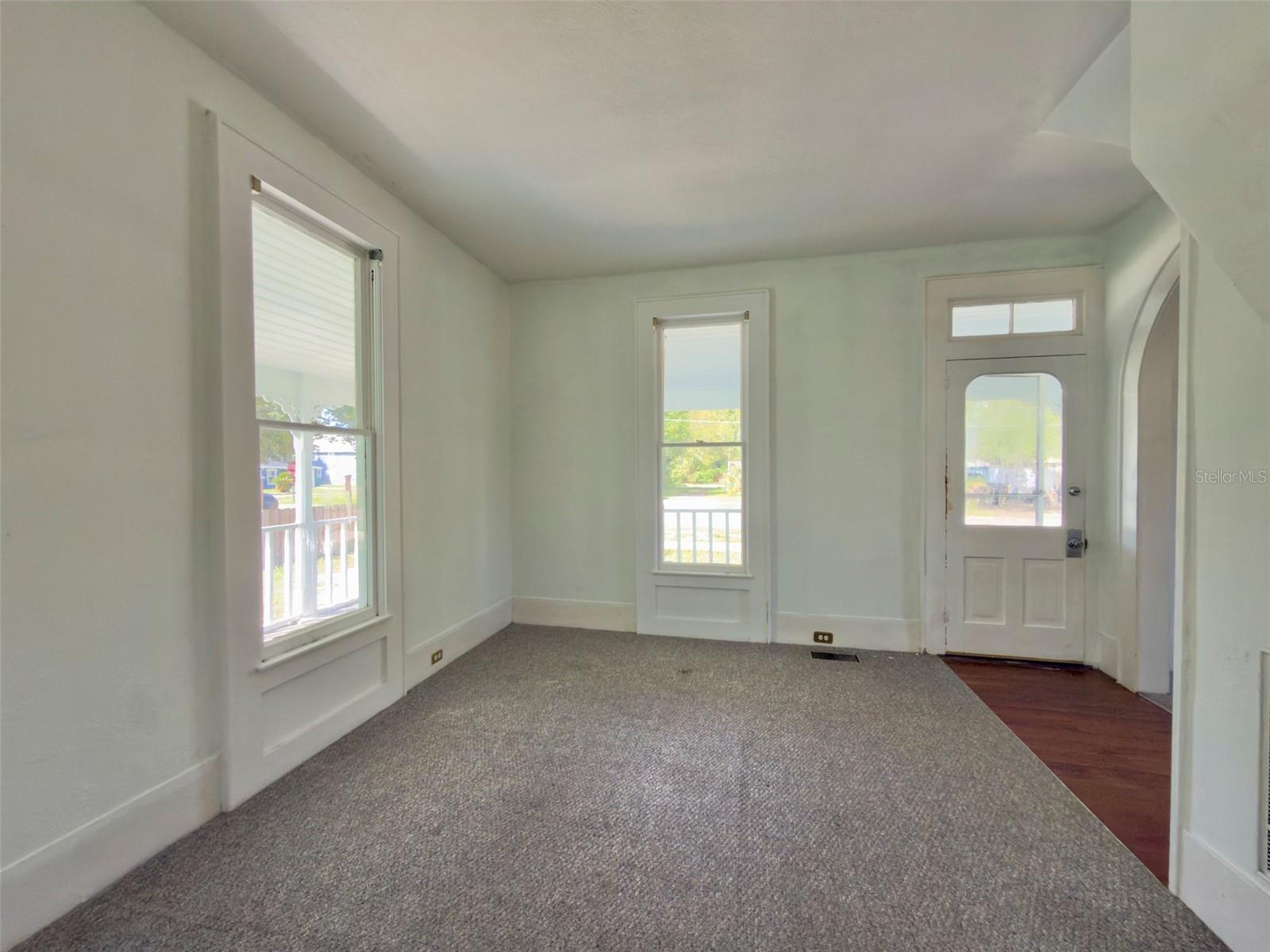 21 S Mary St Property Photo 3