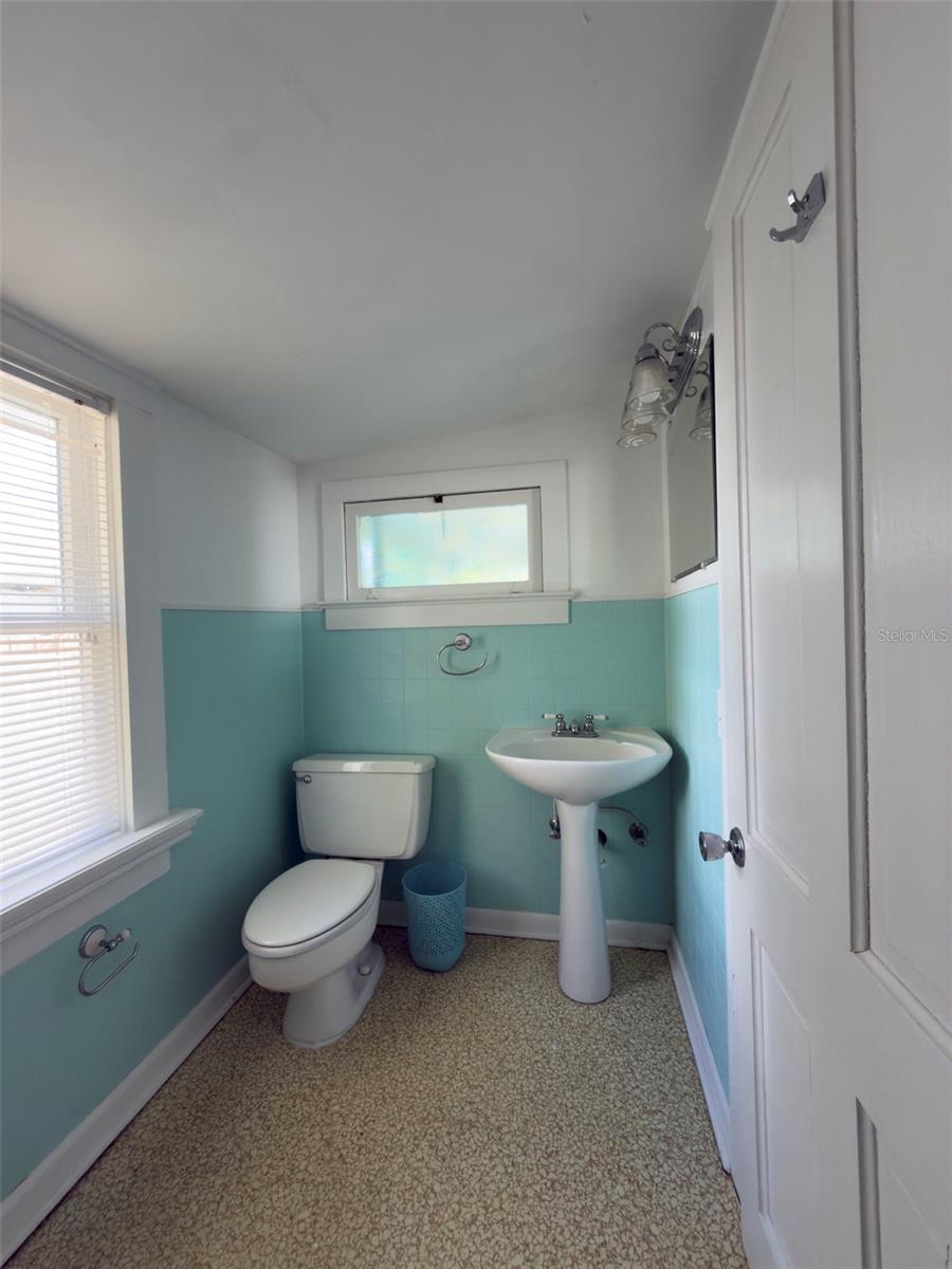 21 S Mary St Property Photo 9