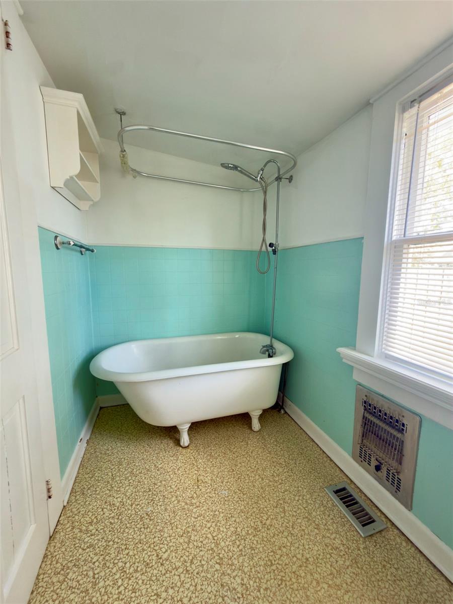 21 S Mary St Property Photo 10