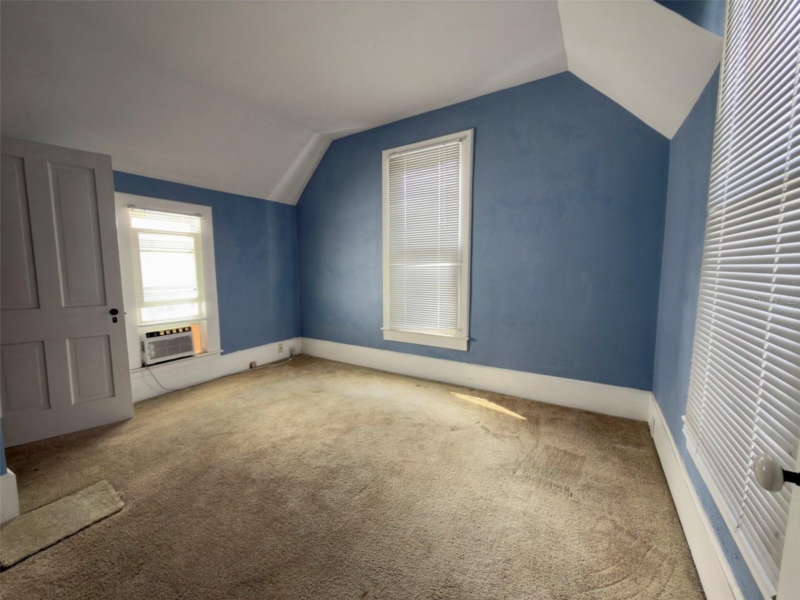 21 S Mary St Property Photo 14