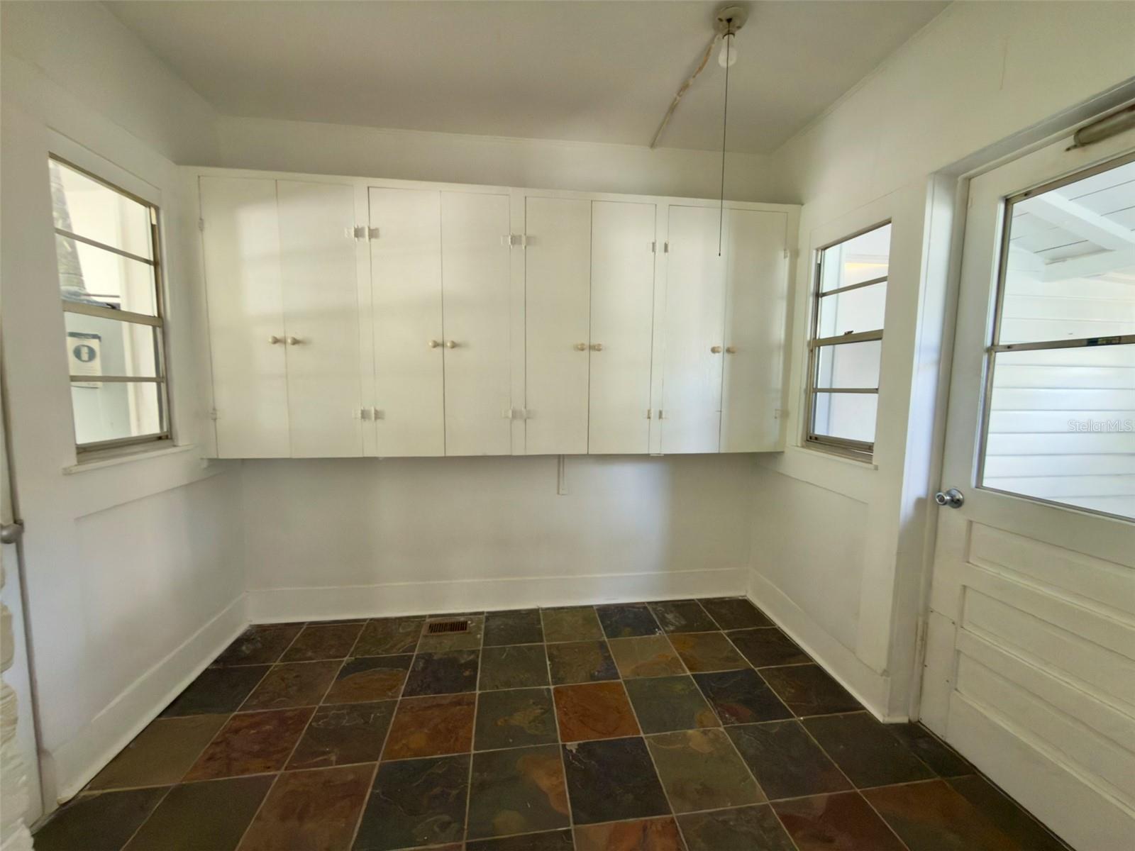 21 S Mary St Property Photo 17