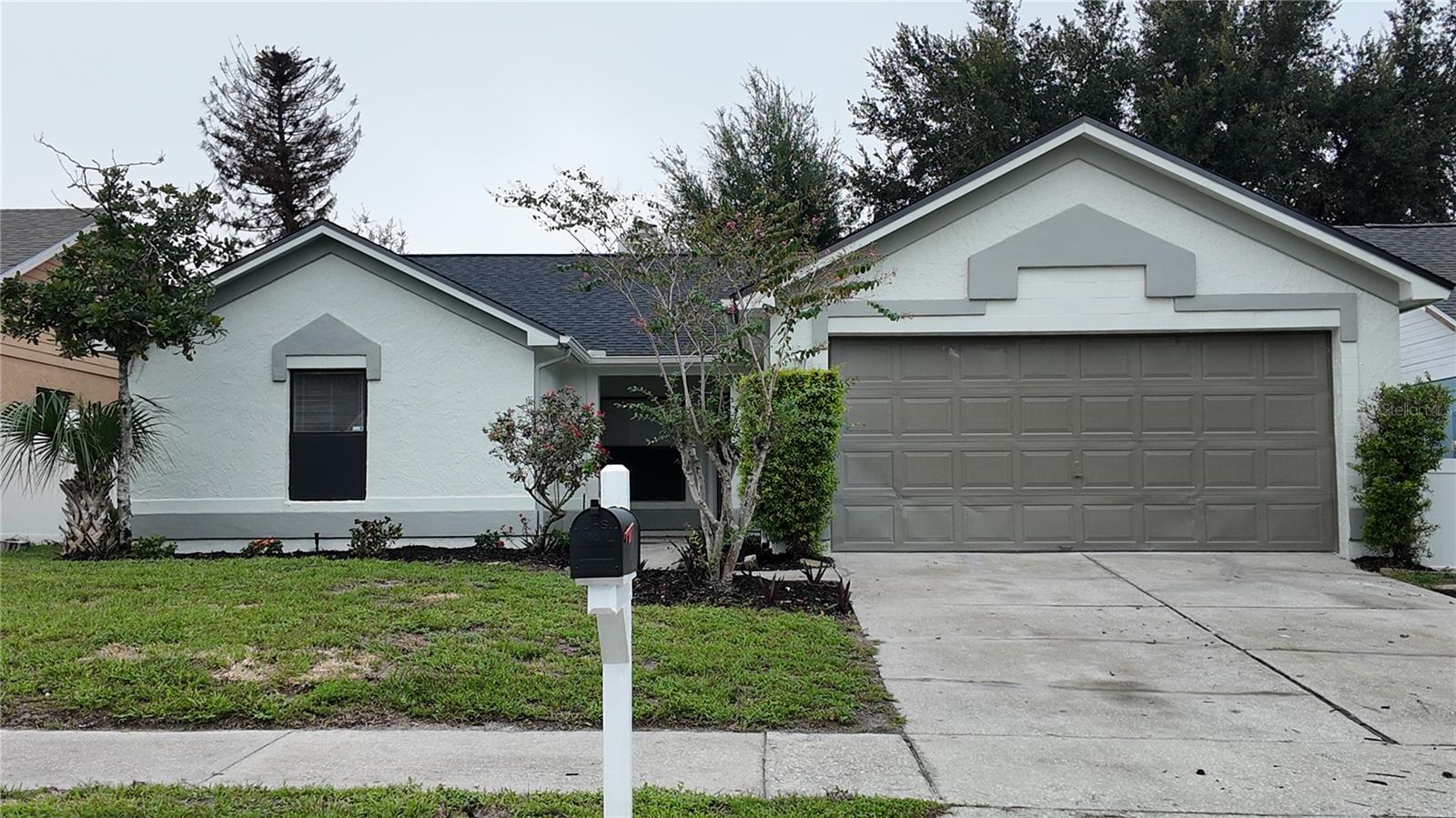 1025 Hornbeam St Property Photo 1