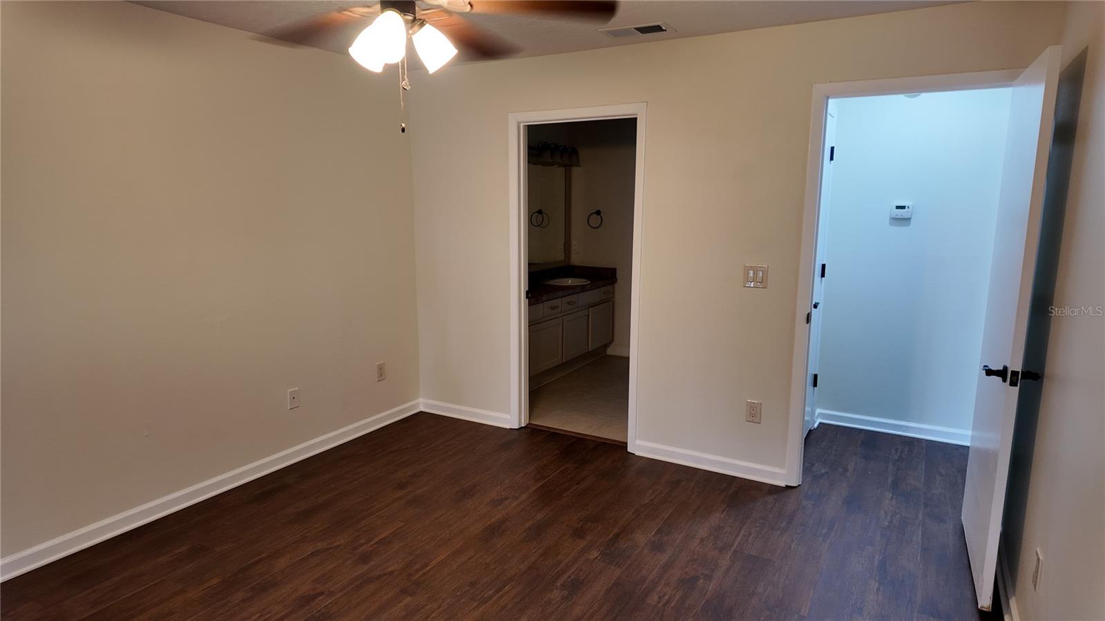 1025 Hornbeam St Property Photo 5