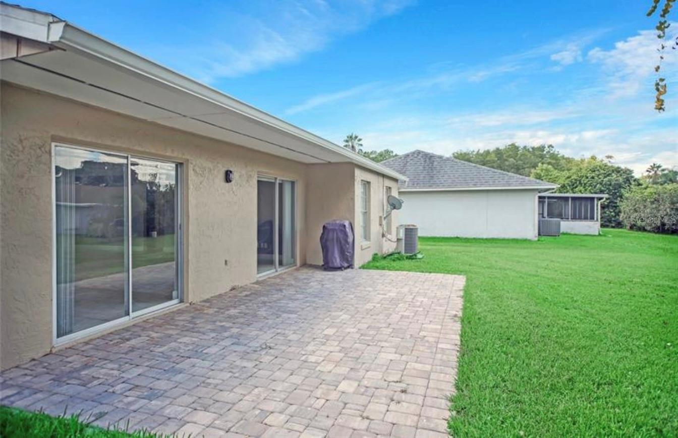 10526 Linger Ln Property Photo 3