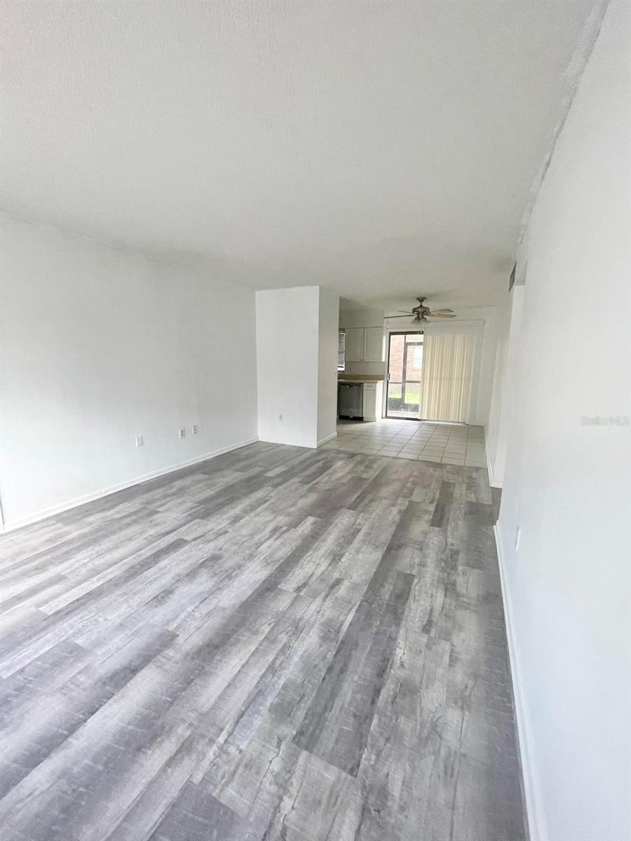 1920 E Edgewood Dr #d11 Property Photo 3