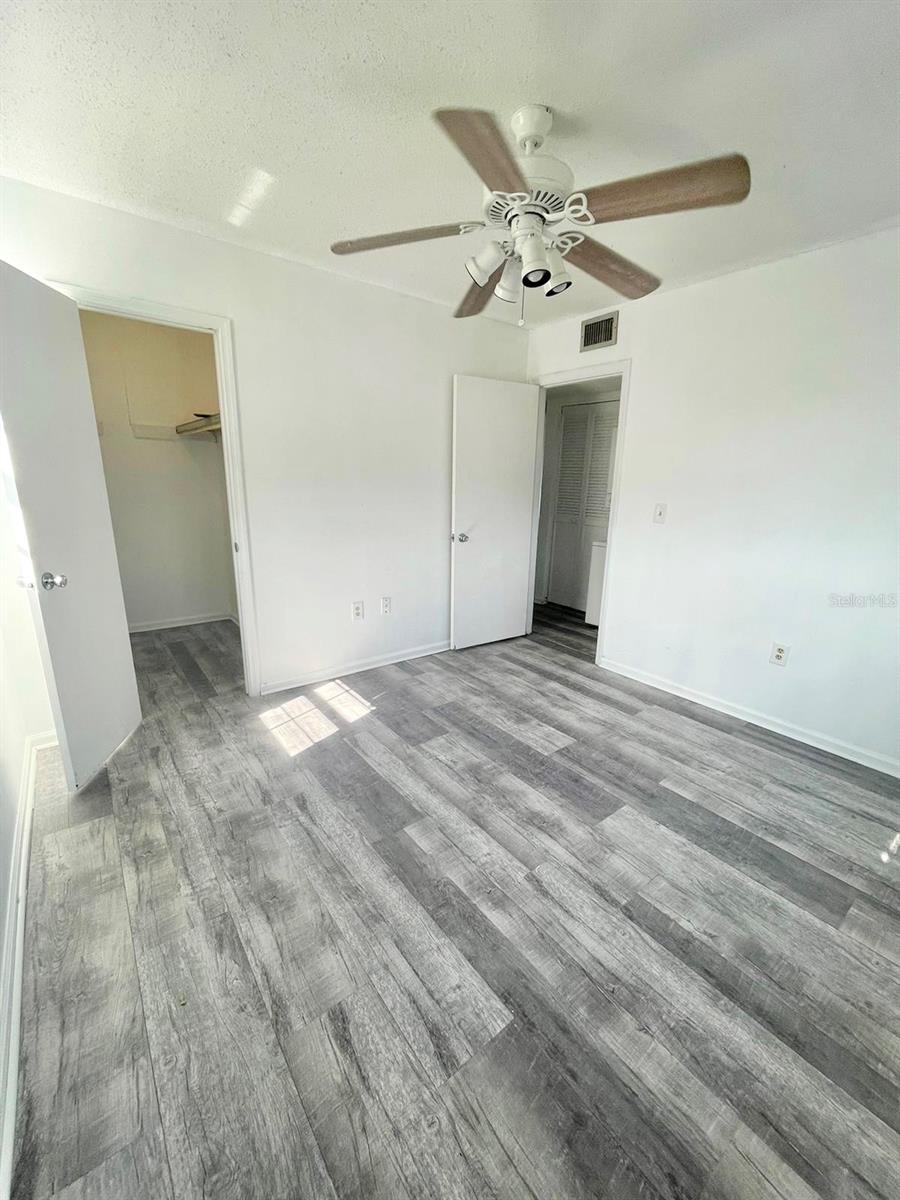 1920 E Edgewood Dr #d11 Property Photo 4