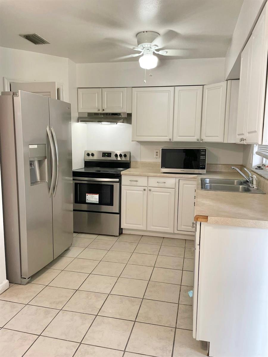 1920 E Edgewood Dr #d11 Property Photo 7