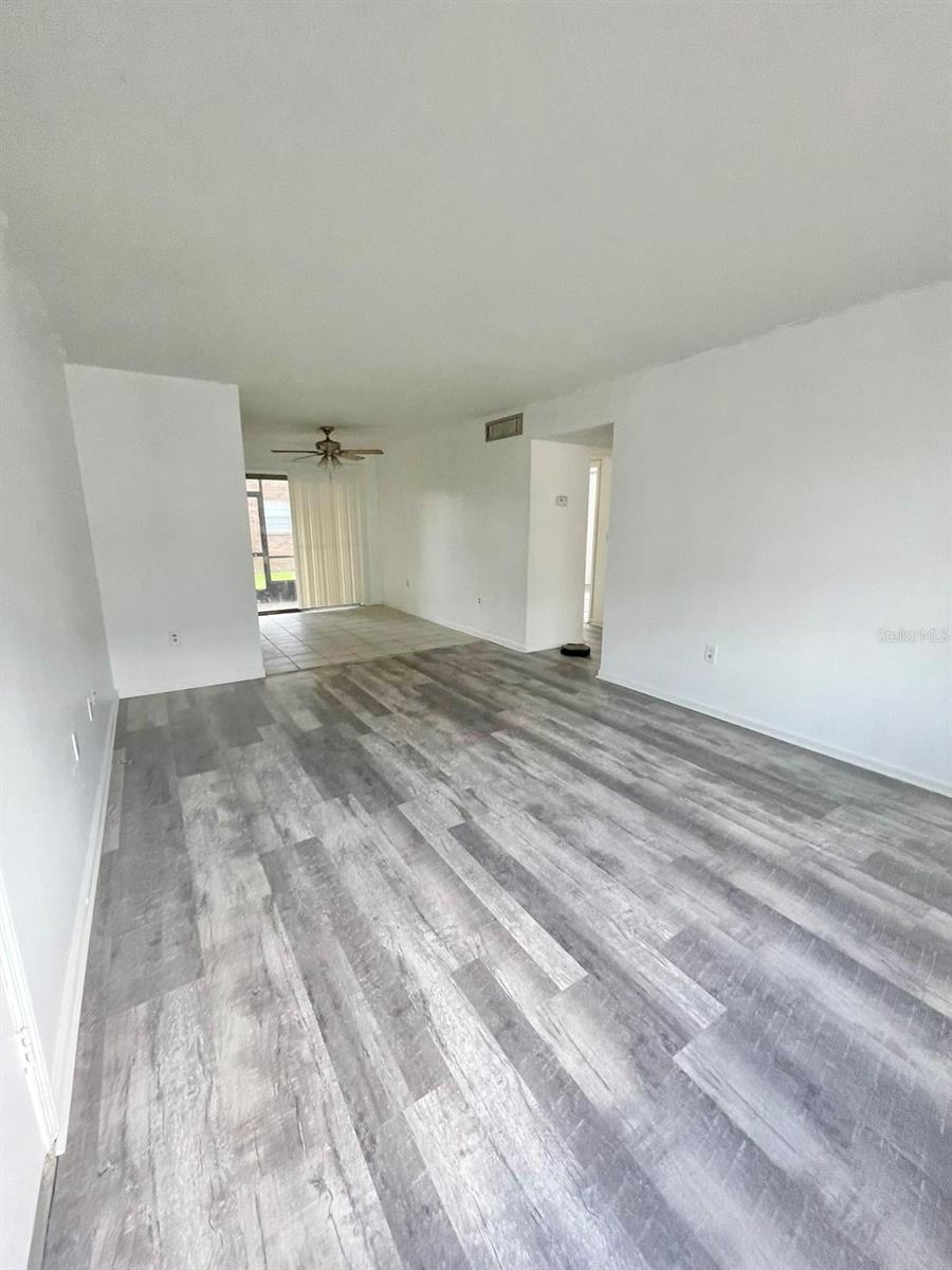 1920 E Edgewood Dr #d11 Property Photo 9