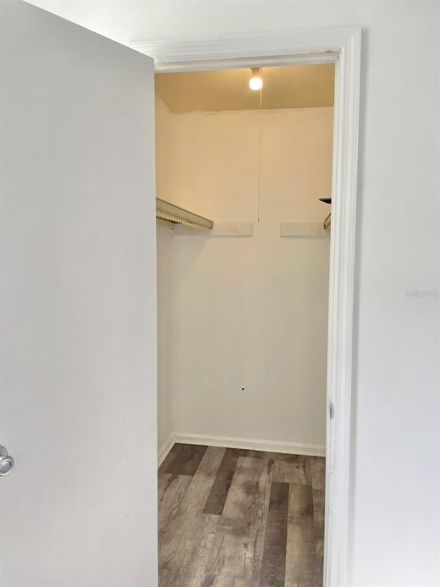 1920 E Edgewood Dr #d11 Property Photo 10