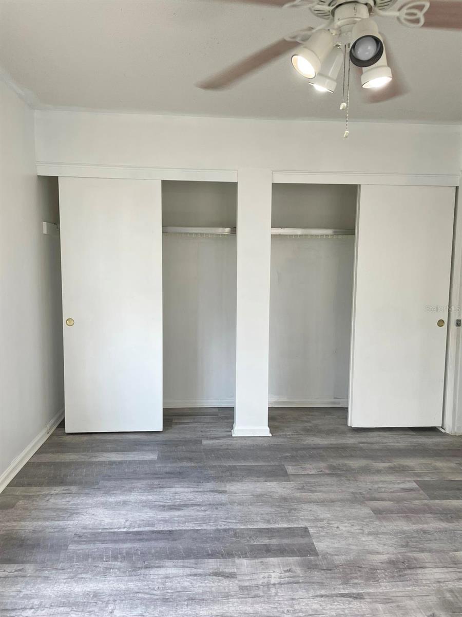 1920 E Edgewood Dr #d11 Property Photo 12