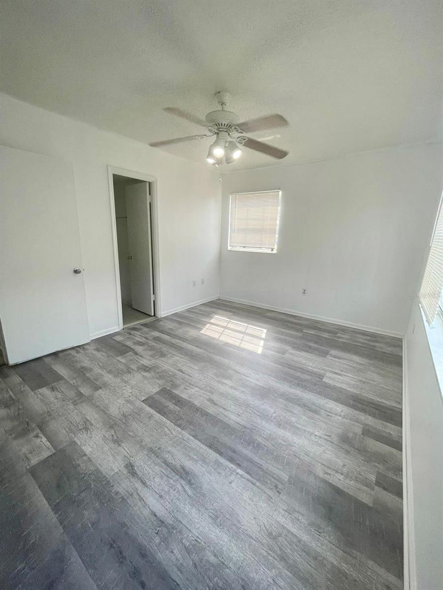 1920 E Edgewood Dr #d11 Property Photo 14
