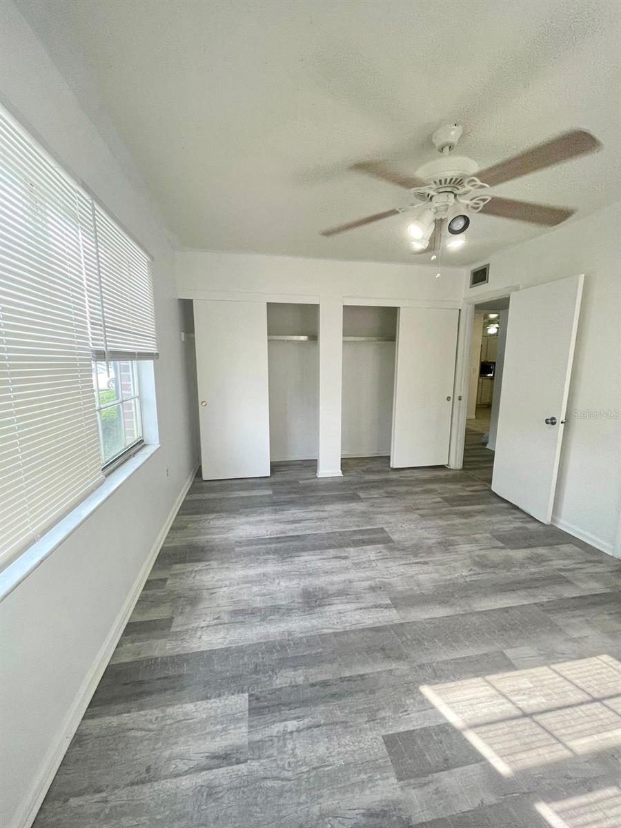 1920 E Edgewood Dr #d11 Property Photo 16