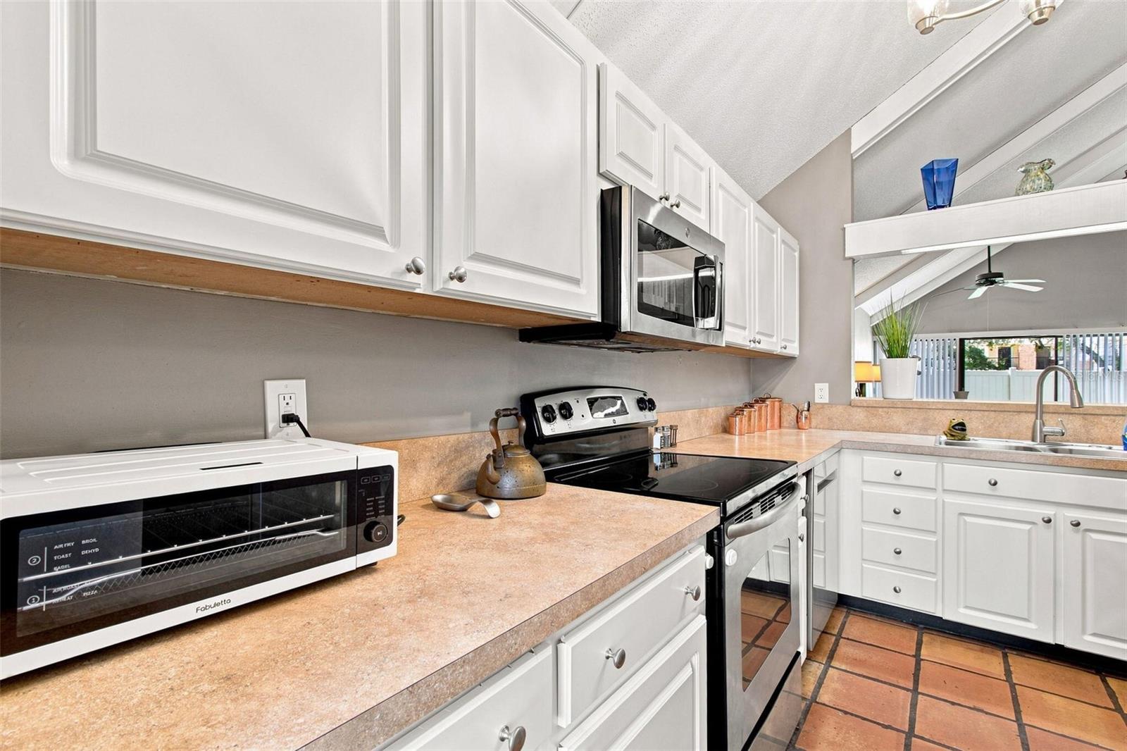 4130 Muriel Pl #5-c Property Photo 4