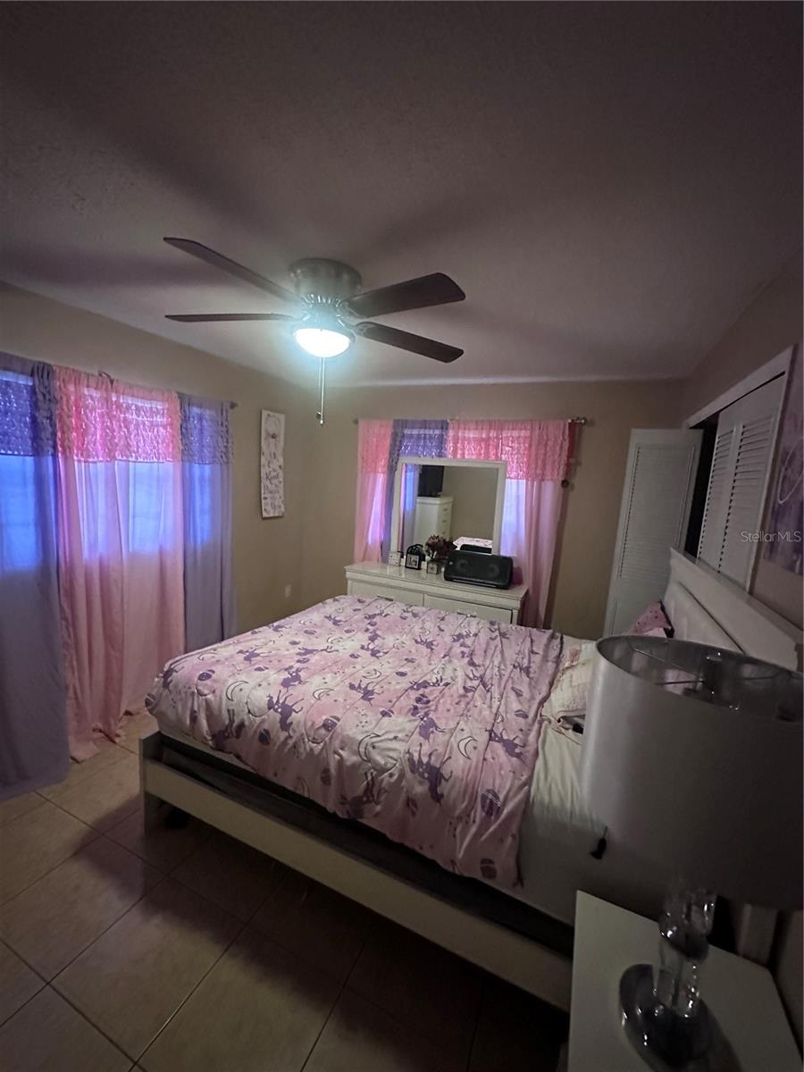 1827 Applewood Ct Property Photo 2