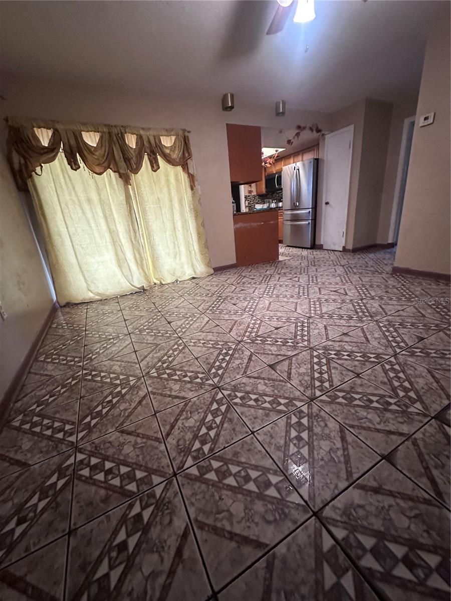 1827 Applewood Ct Property Photo 7
