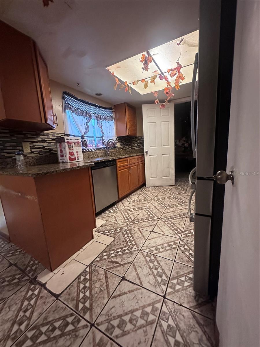 1827 Applewood Ct Property Photo 8
