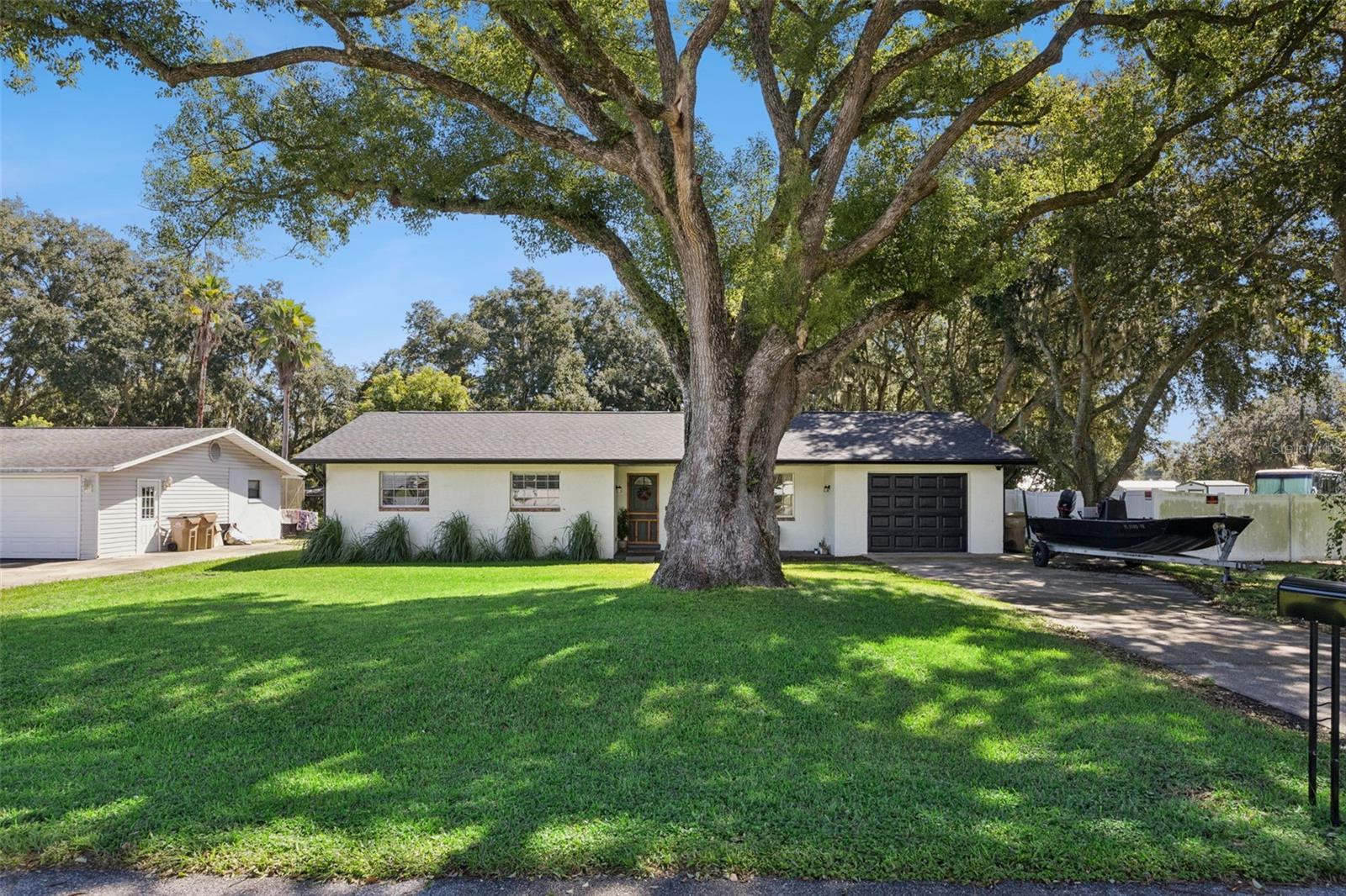 27544 Lisa Dr Property Photo 3