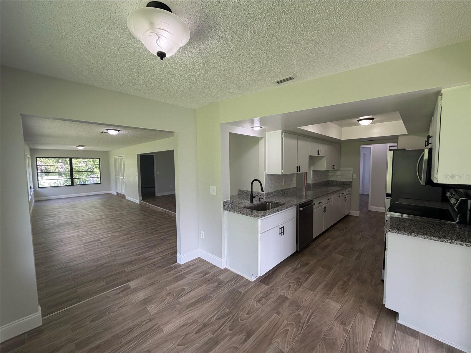 15 Shumard Ct E Property Photo 2