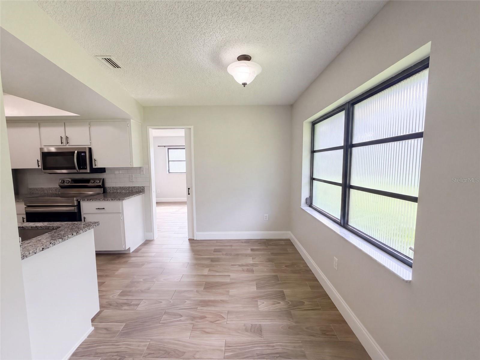 15 Shumard Ct E Property Photo 6