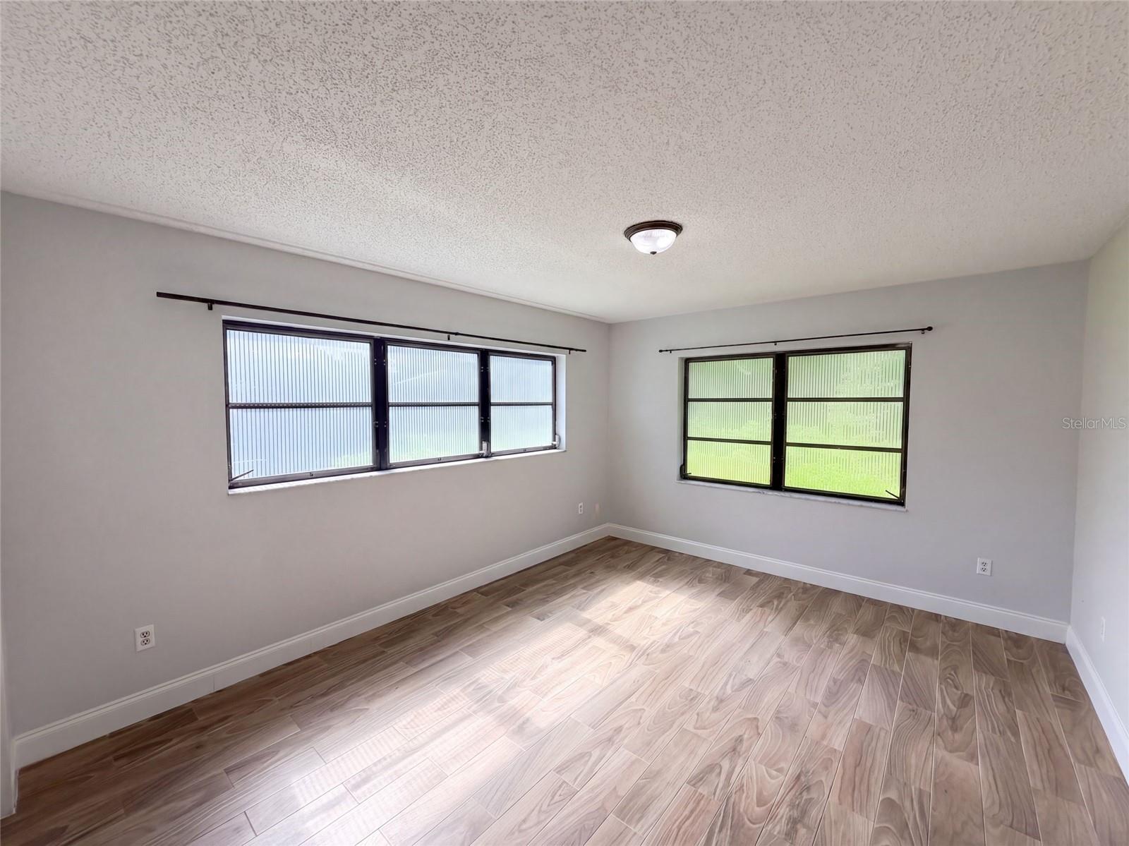 15 Shumard Ct E Property Photo 10