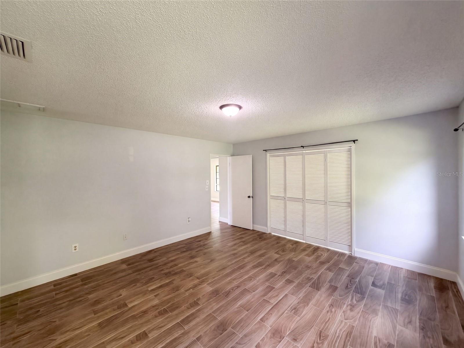 15 Shumard Ct E Property Photo 11