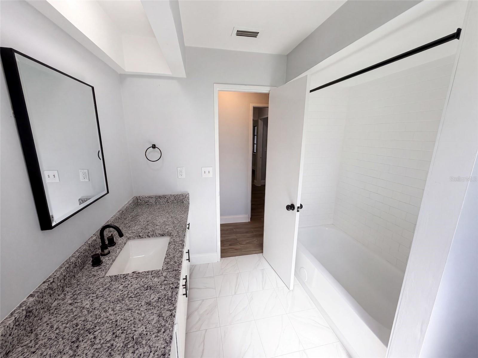 15 Shumard Ct E Property Photo 14