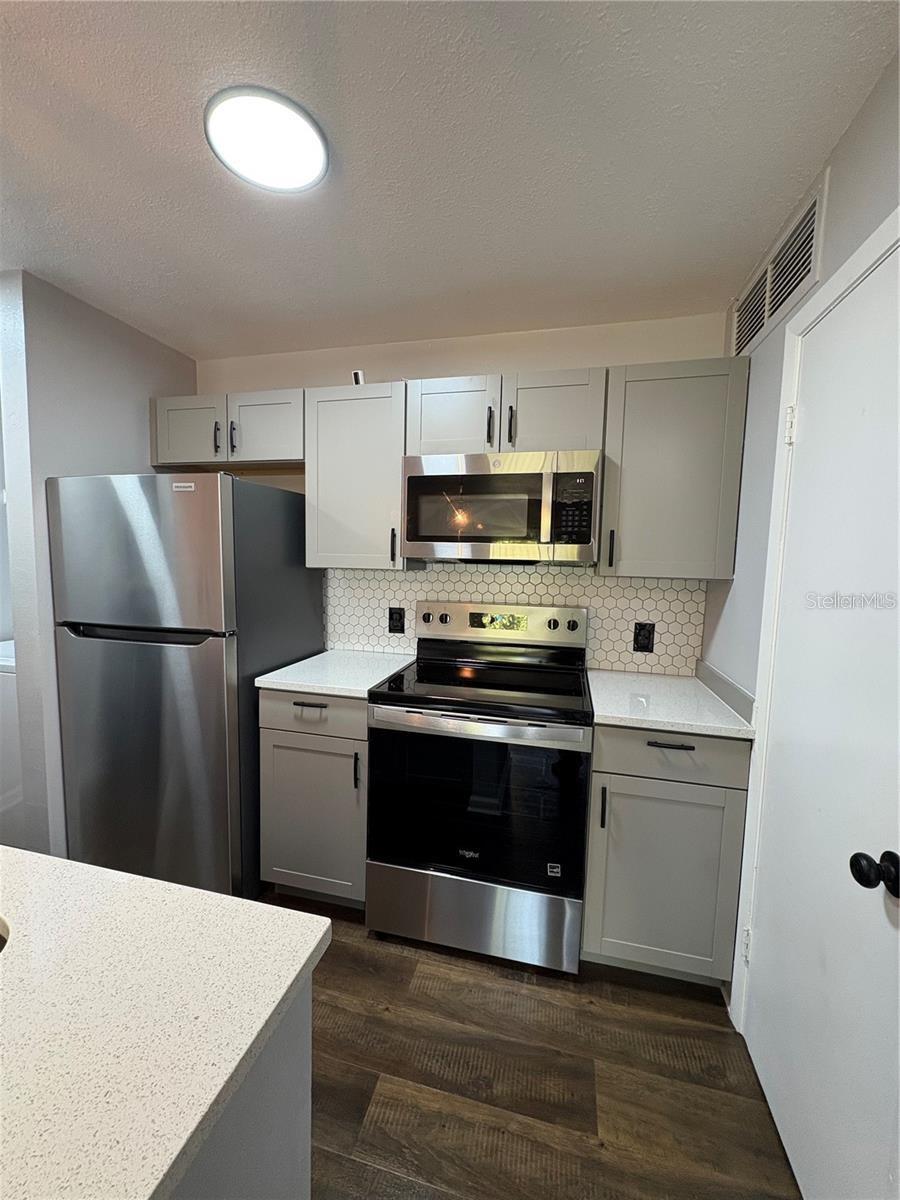 465 Forestway Cir #307 Property Photo 4