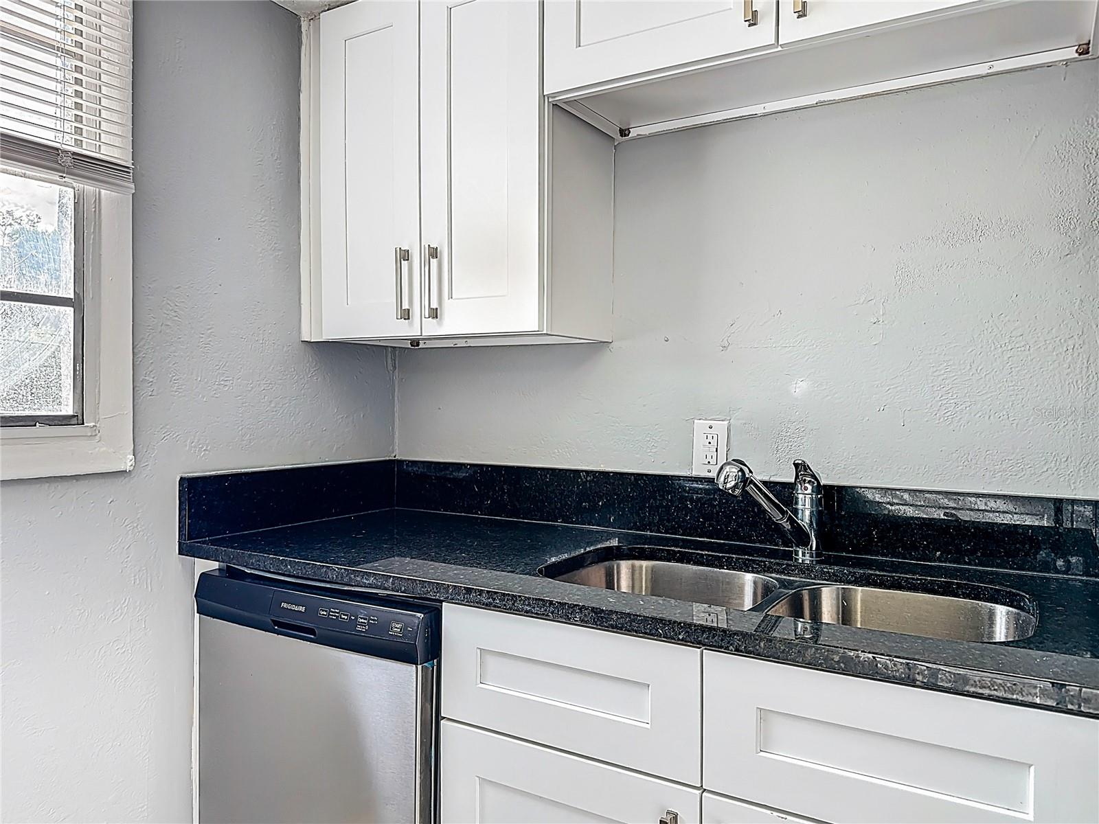 2753 L B Mcleod Rd #d Property Photo 18