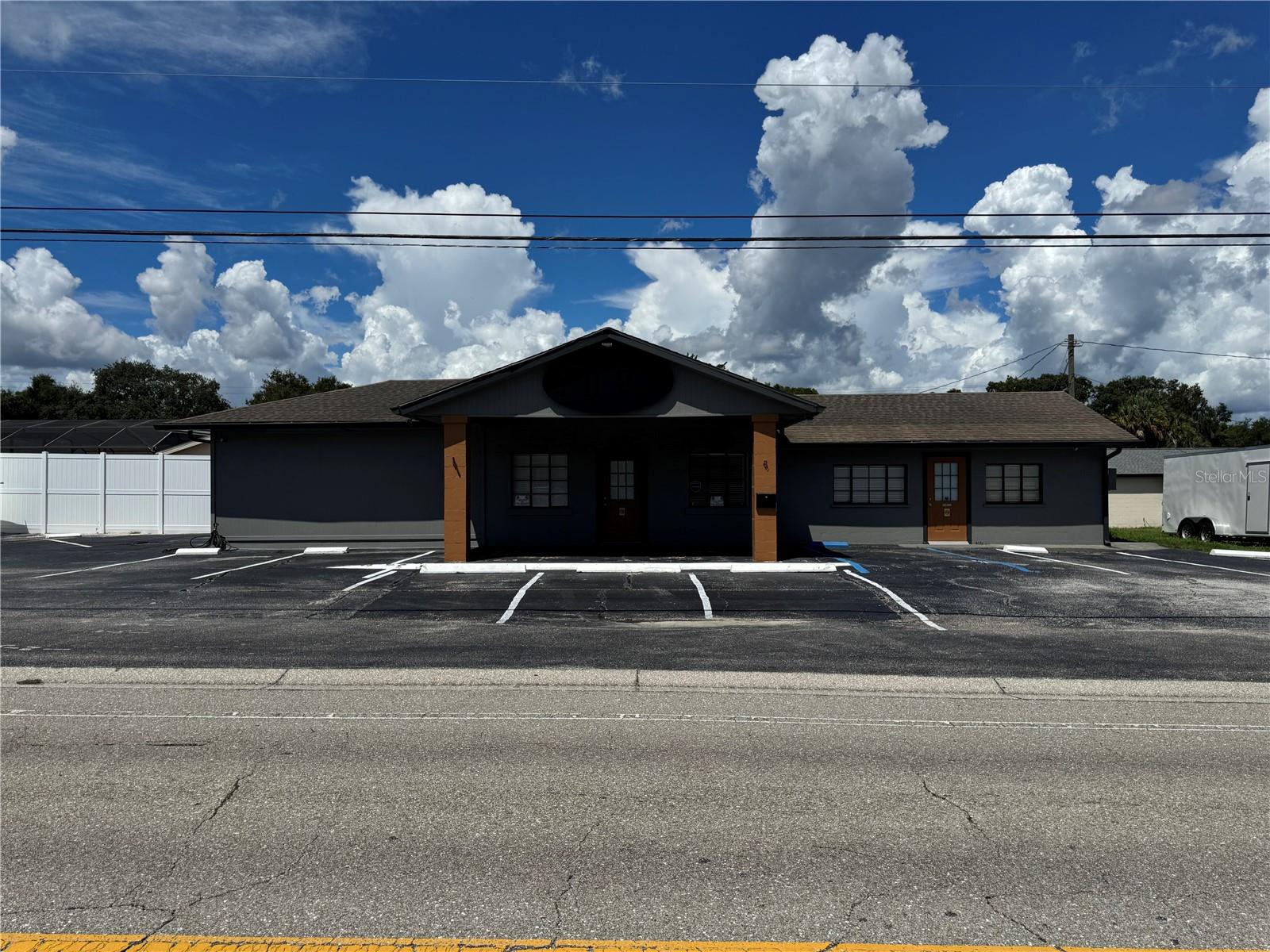 2315 W Old Us Highway 441 Property Photo 2