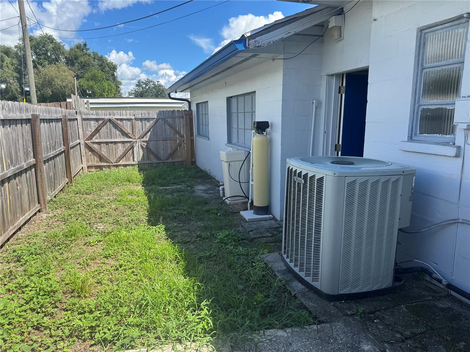2315 W Old Us Highway 441 Property Photo 20
