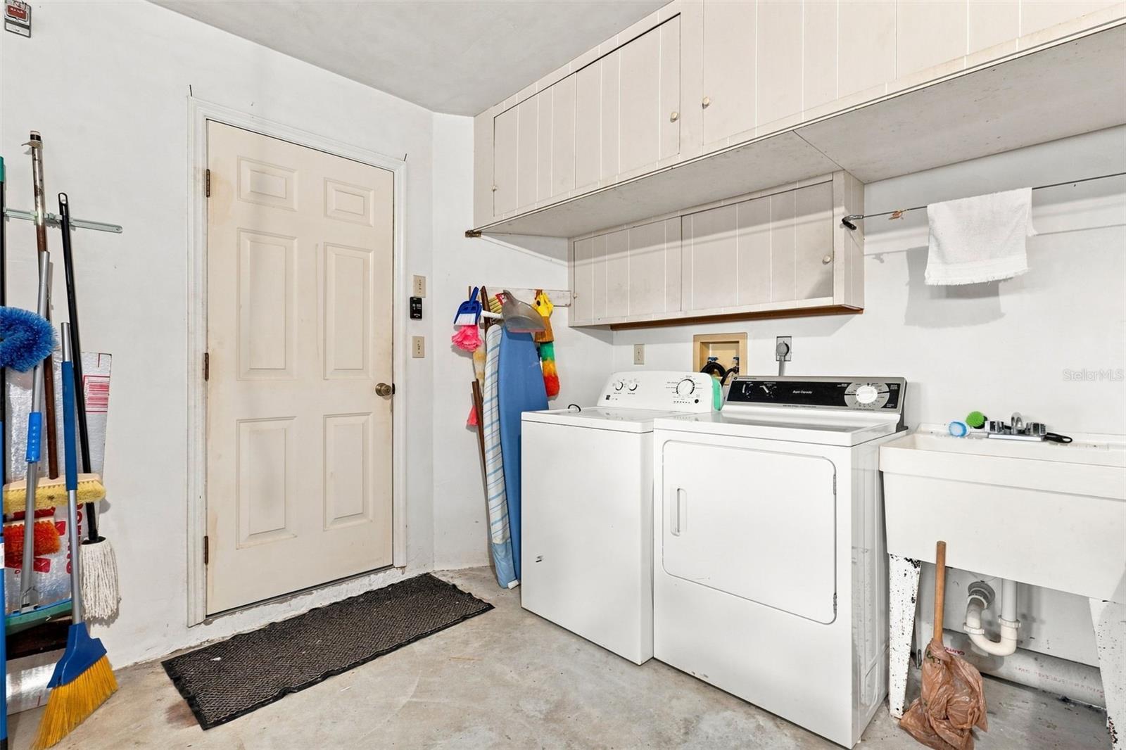 114 Springwood Dr Property Photo 41